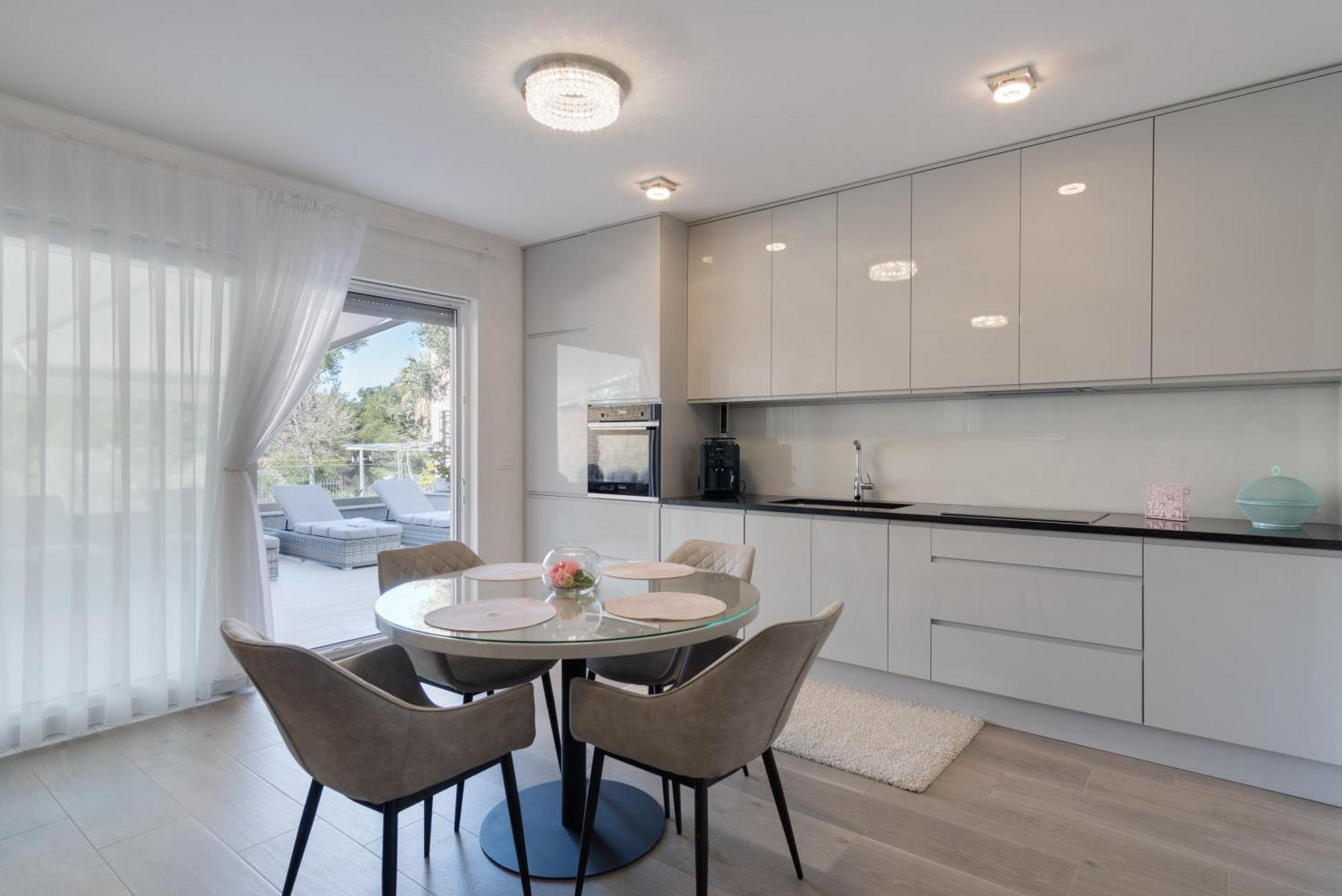 Apartment La Promajna